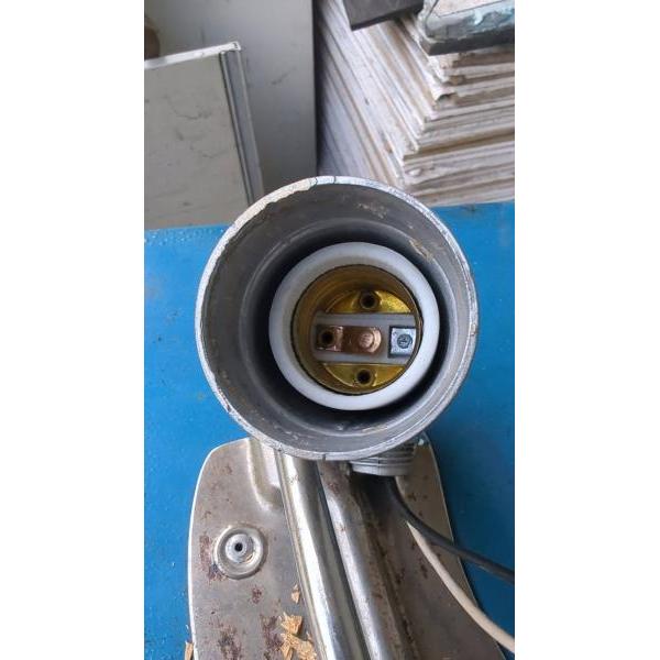 可調照射角度之鋁製燈座